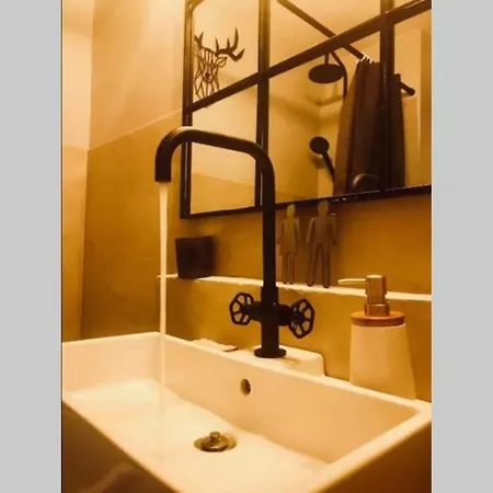 Design Ferienwohnung Mit Bergblick Und Schwimmbad Апартаменты *